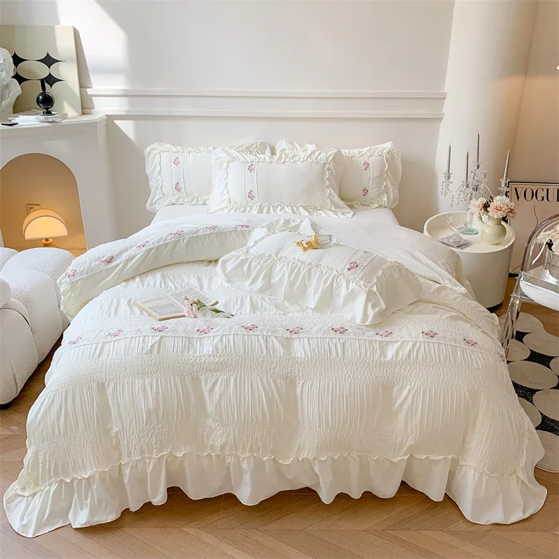 Flowers Embroidery Lace Edge Ruched Comforter cover Bed sheet Pillowcases, French Style Chic Fluffy 4Pcs Lightweigh Comfortable
Flowers Embroidery Lace Edge Ruched Comforter cover Bed sheet Pillowcases, French Style Chic Fluffy 4Pcs Lightweigh Comfortable