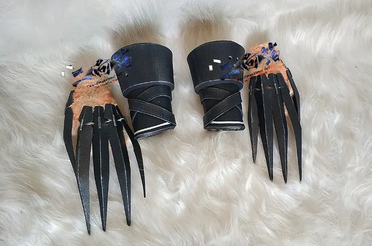 Game Arknights Mousse Claw Glove Props Cosplay Props Fancy Party Accessories Halloween Christmas Party Show
Game Arknights Mousse Claw Glove Props Cosplay Props Fancy Party Accessories Halloween Christmas Party Show