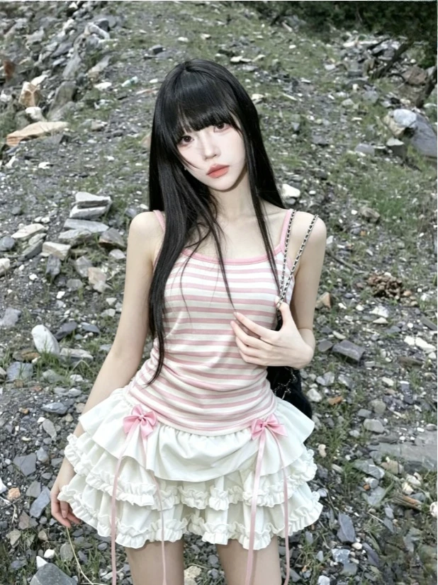 Harajuku Spicy Girl Skirt Sets Women's Clothes Fashion Lace Patchwork Sling Top Ruffle Cake Skirt Y2K Punk Cute Daily Streetwear
Harajuku Spicy Girl Skirt Sets Women's Clothes Fashion Lace Patchwork Sling Top Ruffle Cake Skirt Y2K Punk Cute Daily Streetwear