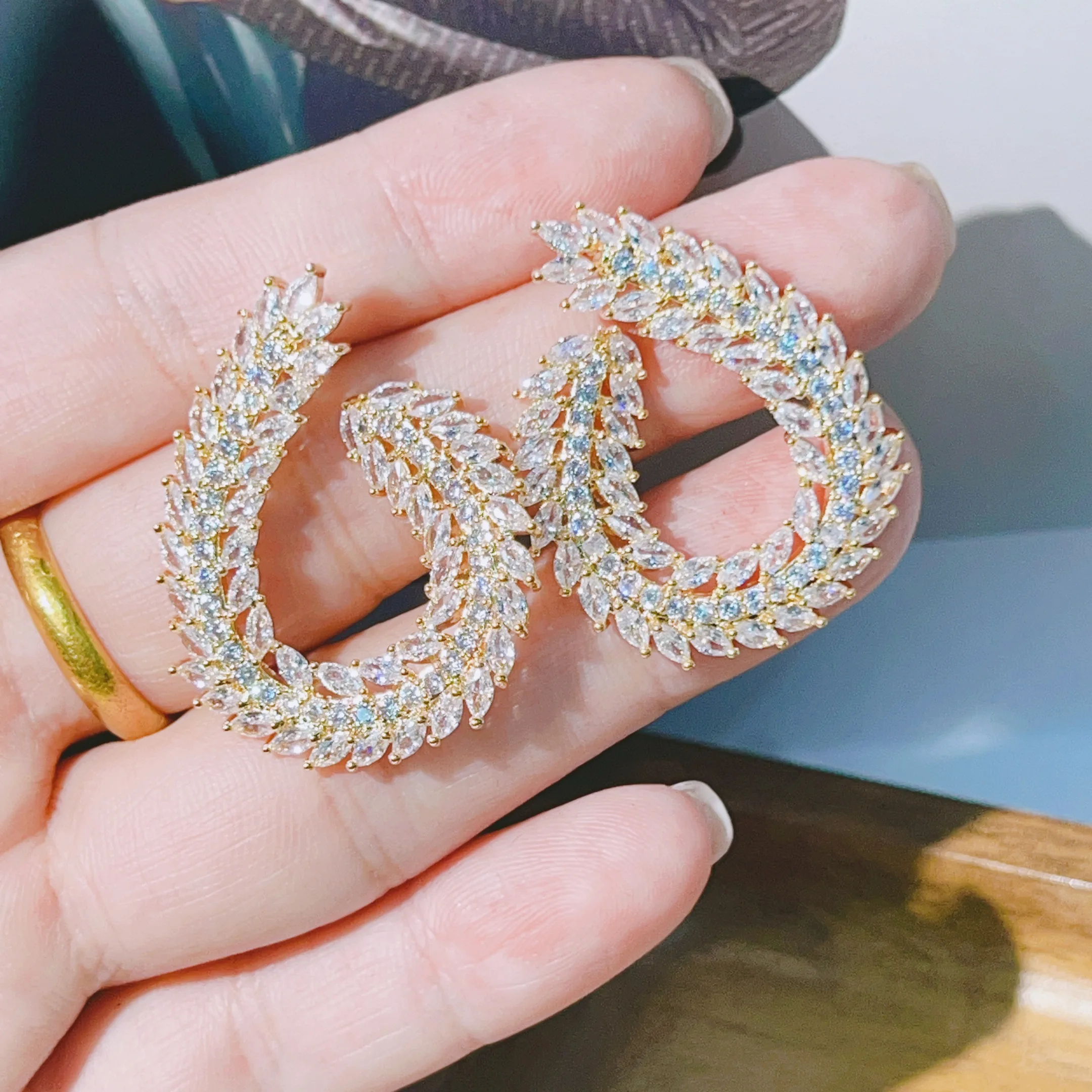 Luxury Geometry Stud Earrings For Women Wedding Cubic Zirconia Dubai Bridal Earring Jewelry Accessories E7188
Luxury Geometry Stud Earrings For Women Wedding Cubic Zirconia Dubai Bridal Earring Jewelry Accessories E7188