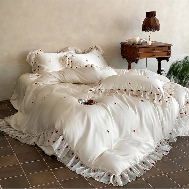 Luxury Light Champagne Rose Embroidery Ruffled Bedding Set Lyocell Soft Silky Cooling Duvet Cover Set Bed Sheet Pillowcases 4Pcs
Luxury Light Champagne Rose Embroidery Ruffled Bedding Set Lyocell Soft Silky Cooling Duvet Cover Set Bed Sheet Pillowcases 4Pcs