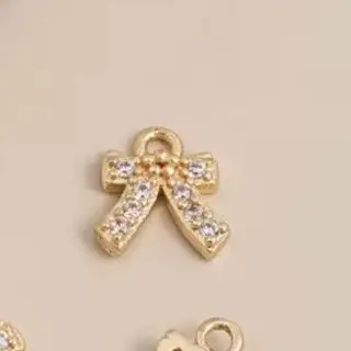 14K Gold-plated Zircon Christmas Series Small Pendant Micro-inlaid Snowflake Fruit Cherry Pineapple DIY Jewelry Accessory
14K Gold-plated Zircon Christmas Series Small Pendant Micro-inlaid Snowflake Fruit Cherry Pineapple DIY Jewelry Accessory