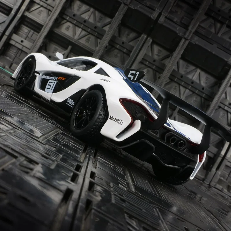 1:24 имитация модели суперкара из сплава McLaren P1 GTR с двумя дверцами, которые можно открыть, статическое украшение автомобиля в подарок
1:24 имитация модели суперкара из сплава McLaren P1 GTR с двумя дверцами, которые можно открыть, статическое украшение автомобиля в подарок