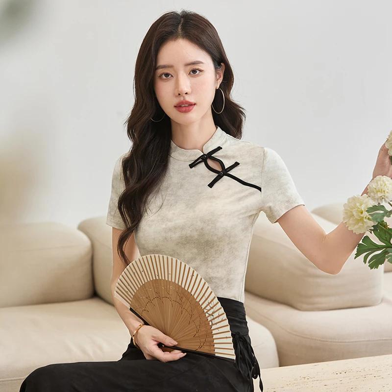 New Chinese Style Women's Slim Fit T-Shirt Round Neck Short Sleeve with Button Detail Fashion Blouse
New Chinese Style Women's Slim Fit T-Shirt Round Neck Short Sleeve with Button Detail Fashion Blouse