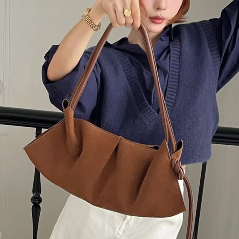 Elegant Women's Dumpling Bag Fashion High-end Pleated Cloud Shoulder Bag Creative Designer Large Capacity Armpits Bag Lady Tote
Elegant Women's Dumpling Bag Fashion High-end Pleated Cloud Shoulder Bag Creative Designer Large Capacity Armpits Bag Lady Tote