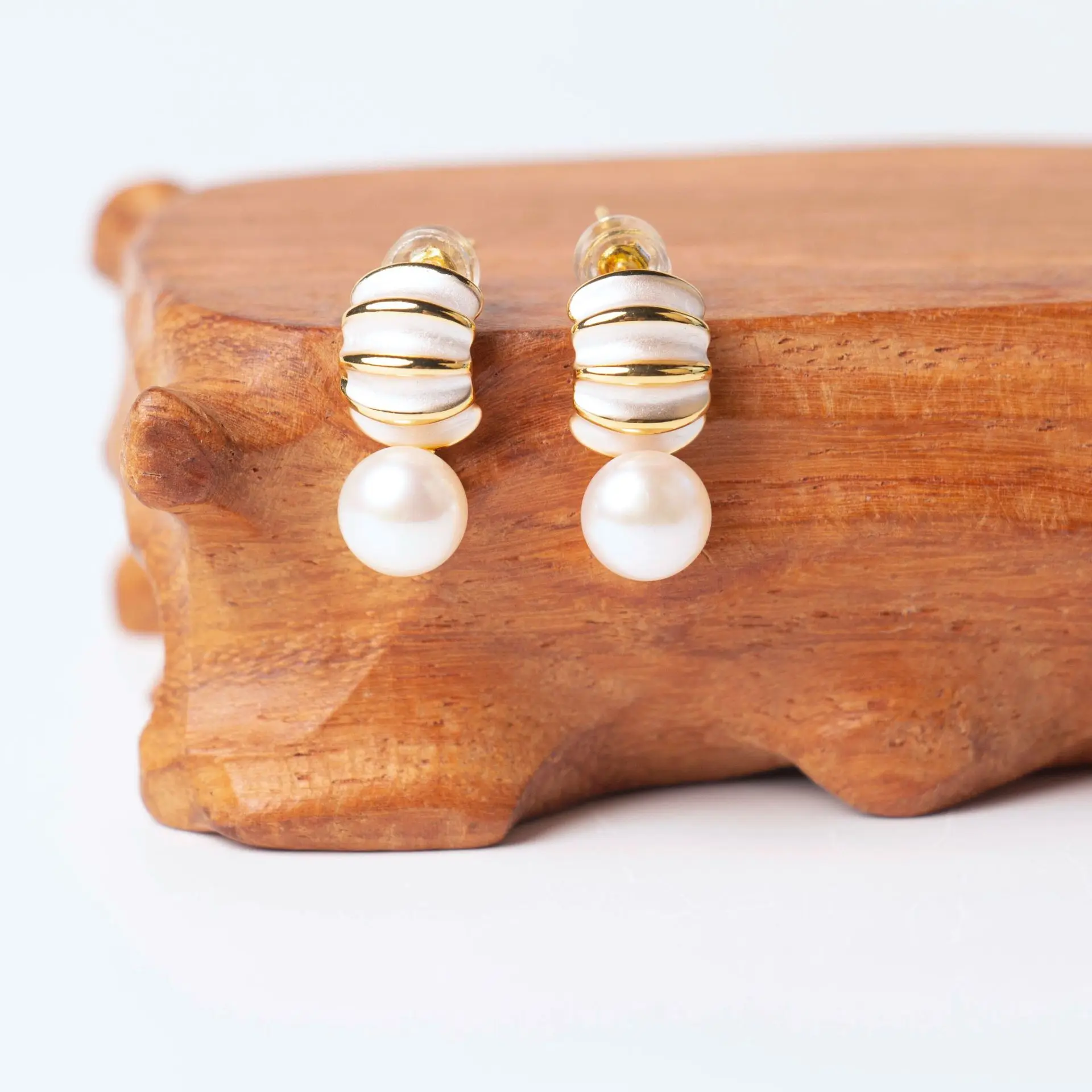 New Arrival Simple Oval Design Natural Freshwater Pearl 14K Gold Filled Female Stud Earrings Jewelry For Women Christmas Gift
New Arrival Simple Oval Design Natural Freshwater Pearl 14K Gold Filled Female Stud Earrings Jewelry For Women Christmas Gift