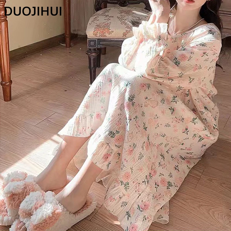 DUOJIHUI Милая шикарная свободная Пижама с цветочным принтом Женская Осенняя новая простая повседневная модная мягкая женская ночная рубашка с длинным рукавом
DUOJIHUI Милая шикарная свободная Пижама с цветочным принтом Женская Осенняя новая простая повседневная модная мягкая женская ночная рубашка с длинным рукавом