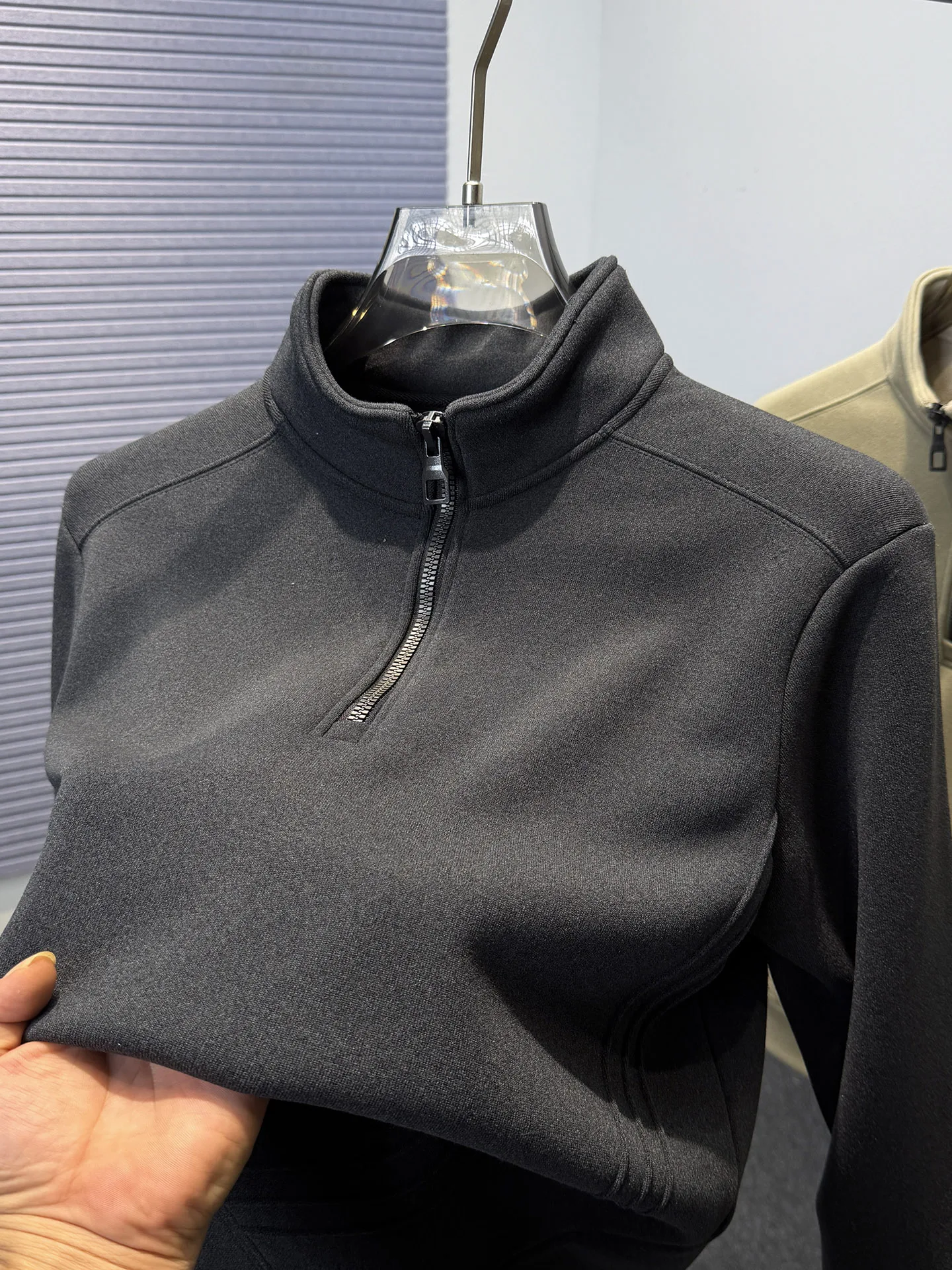 Мужская толстовка-худи Olivin на молнии с флисовой подкладкой, повседневный пуловер с высоким воротником, однотонная уличная одежда для осени и зимы
Мужская толстовка-худи Olivin на молнии с флисовой подкладкой, повседневный пуловер с высоким воротником, однотонная уличная одежда для осени и зимы