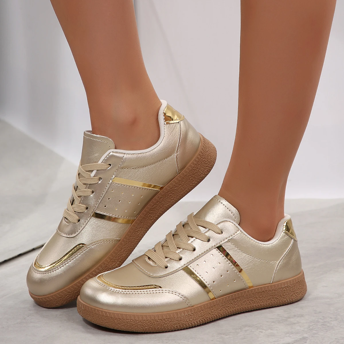 Summer Metallic Shiny German Training Shoes for Women, Champagne Gold Color-Blocked Casual Shoes, Thick-Soled Low-Top Versatile Trendy Cool Sneakers
Summer Metallic Shiny German Training Shoes for Women, Champagne Gold Color-Blocked Casual Shoes, Thick-Soled Low-Top Versatile Trendy Cool Sneakers