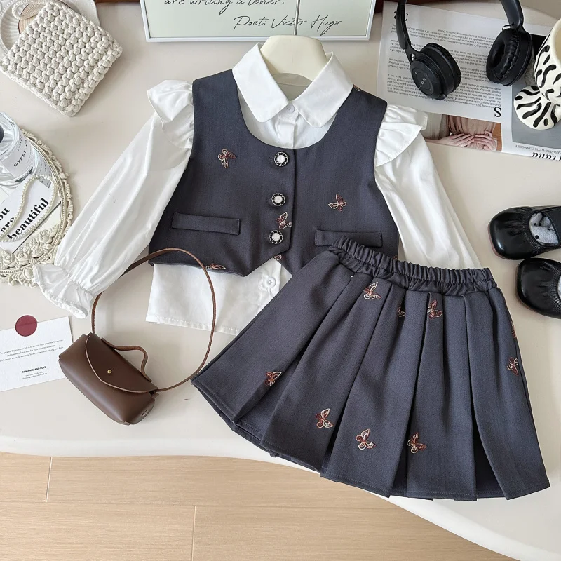 Children's Outfit Set Skirt New Autumn Girls' Trendy Butterfly Embroidery Blazer Vest Shirt Short Skirt Three-Piece Set
Children's Outfit Set Skirt New Autumn Girls' Trendy Butterfly Embroidery Blazer Vest Shirt Short Skirt Three-Piece Set