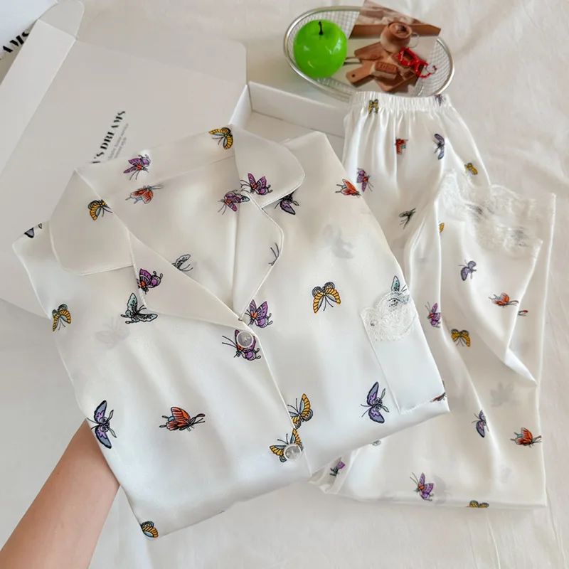 Ночная рубашка из ледяного шелка с милой кружевной отделкой и длинными рукавами для женщин, осеннее новое поступление, повседневный комплект домашней одежды, весенне-осенняя ночная рубашка
Ночная рубашка из ледяного шелка с милой кружевной отделкой и длинными рукавами для женщин, осеннее новое поступление, повседневный комплект домашней одежды, весенне-осенняя ночная рубашка