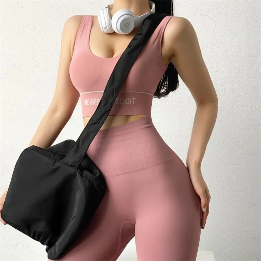 Shoulder Bags Nylon Yoga Training Bag Large Capacity Solid Color Sports Fitness Bags Portable Waterproof Travel Tote Bag Outdoor
Shoulder Bags Nylon Yoga Training Bag Large Capacity Solid Color Sports Fitness Bags Portable Waterproof Travel Tote Bag Outdoor