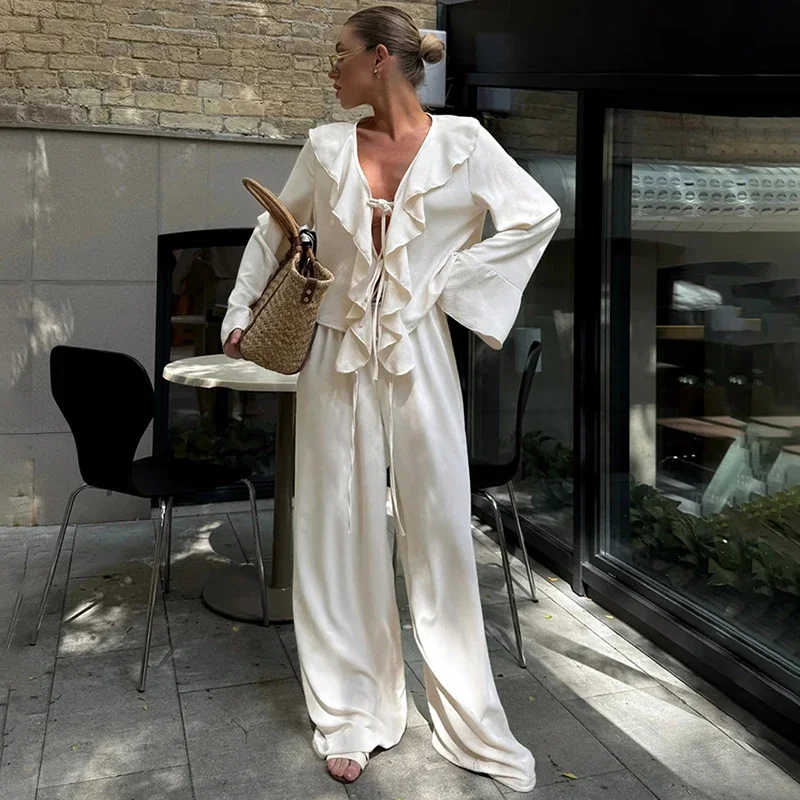 Ruffled Wide-leg Pants Two Piece Set Female V Neck Long Sleeve T shirt Lace Up High Waist Loose Woman Casual Suit Solid
Ruffled Wide-leg Pants Two Piece Set Female V Neck Long Sleeve T shirt Lace Up High Waist Loose Woman Casual Suit Solid