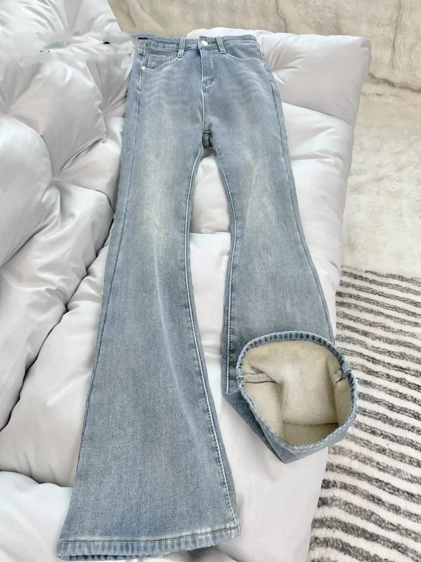 High Waist Fleece Lined Thickened Micro Flared Jeans Women's Autumn Winter plus Size Denim Pants Warm Slimming Bell Bottoms
High Waist Fleece Lined Thickened Micro Flared Jeans Women's Autumn Winter plus Size Denim Pants Warm Slimming Bell Bottoms