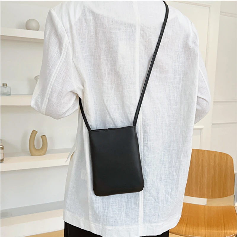 Korean Literary Small Shoulder Bag Casual Retro Solid Color Vertical Mobile Phone Bag Simple Soft Leather Shoulder Bag Wholesale
Korean Literary Small Shoulder Bag Casual Retro Solid Color Vertical Mobile Phone Bag Simple Soft Leather Shoulder Bag Wholesale