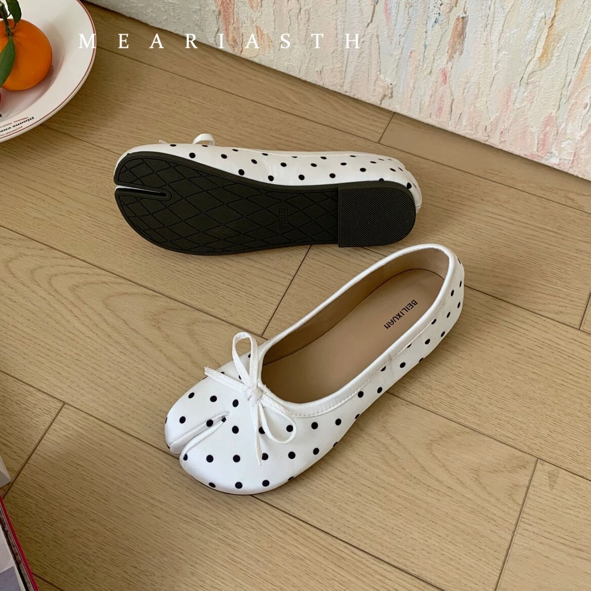 Women Flats bowknot Ballet Dance Mary Jane Split Toe flat Shoes Summer Sandals 2026 Fashion New Dress Casual Shallow tabi shoes
Women Flats bowknot Ballet Dance Mary Jane Split Toe flat Shoes Summer Sandals 2026 Fashion New Dress Casual Shallow tabi shoes