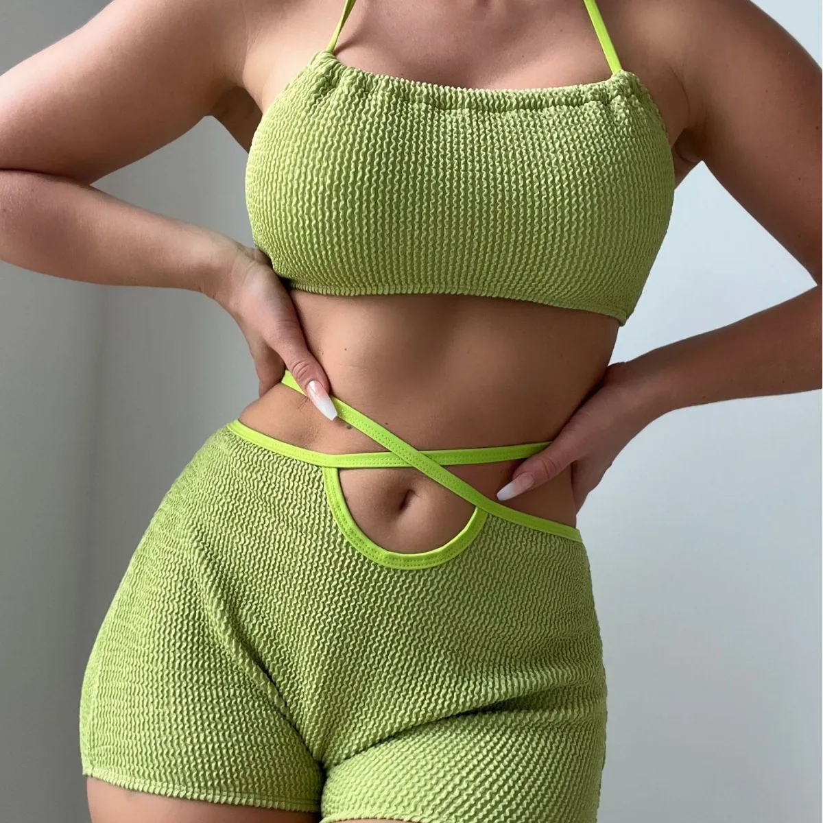 European and American New Hot-selling Solid Color Neck-hanging Sexy High-waisted Split Bikini Swimsuit Swimsuit 2415
European and American New Hot-selling Solid Color Neck-hanging Sexy High-waisted Split Bikini Swimsuit Swimsuit 2415