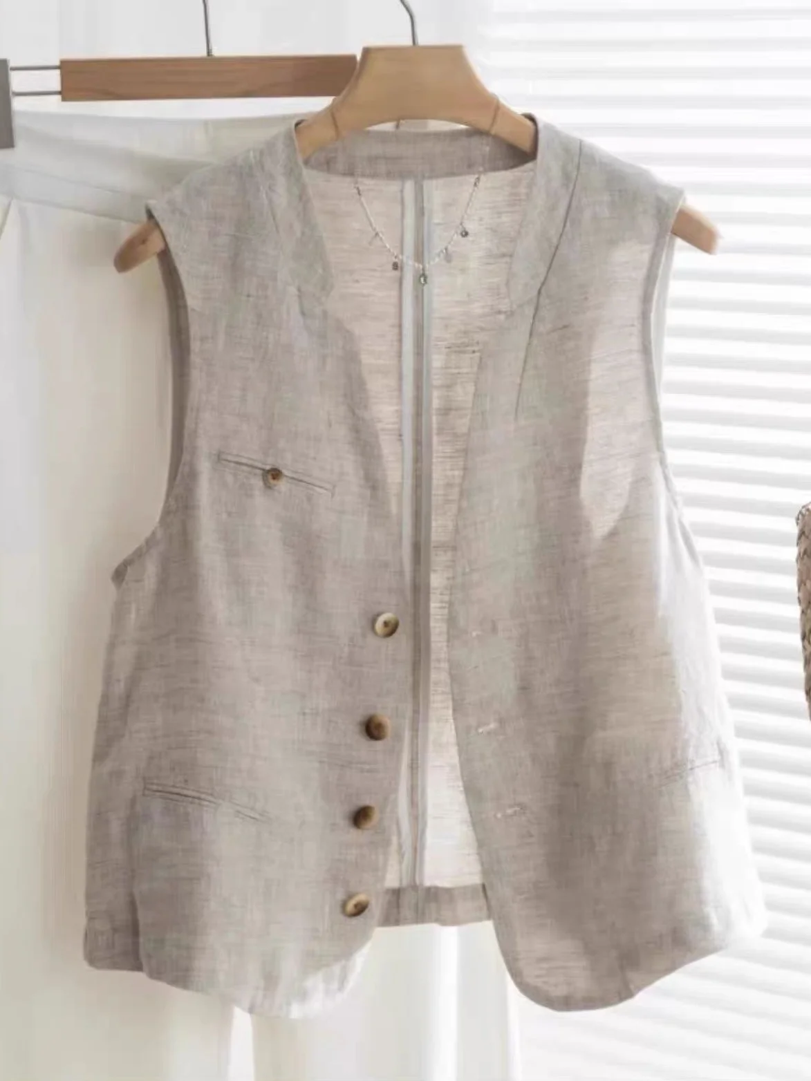 Льняной V-Ne Jaet, женский летний тонкий хлопковый льняной жилет, модный балковый топ на пуговицах
Льняной V-Ne Jaet, женский летний тонкий хлопковый льняной жилет, модный балковый топ на пуговицах