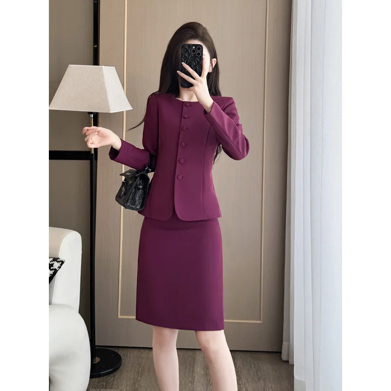 Goddess-style white suit for women, new early spring model, elegant manager's commuting workwear, formal professional suit
Goddess-style white suit for women, new early spring model, elegant manager's commuting workwear, formal professional suit