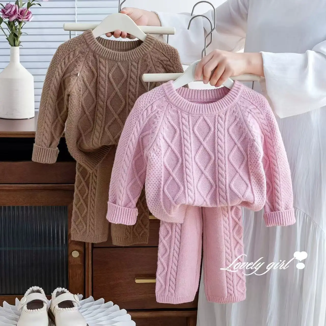 Children's Clothing Autumn and Winter New Girls' Set Children's Fashion Solid Color Knitted Sweater+Woolen Pants Two-piece Set
Children's Clothing Autumn and Winter New Girls' Set Children's Fashion Solid Color Knitted Sweater+Woolen Pants Two-piece Set