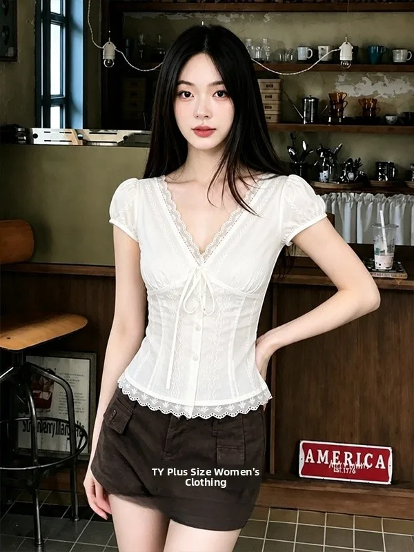 plus Size Pure Desire Lace Trim V-Neck Short Sleeve Women's Shirt Summer Waist Cinching Belly Concealing Slimming Gentle Top
plus Size Pure Desire Lace Trim V-Neck Short Sleeve Women's Shirt Summer Waist Cinching Belly Concealing Slimming Gentle Top