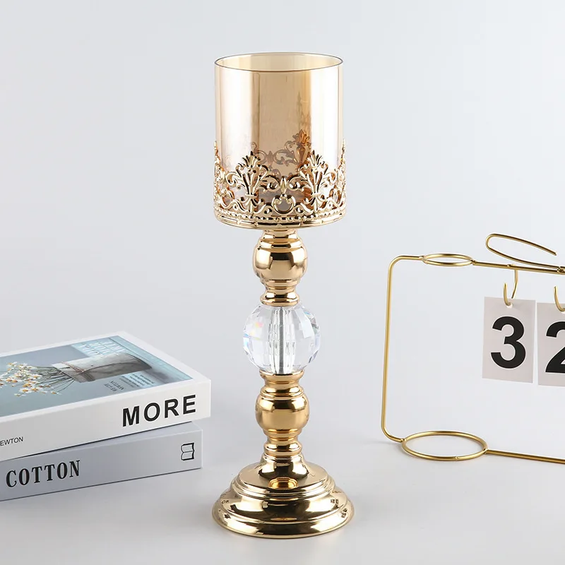 Nordic romantic dining table candlelight dinner props household light luxury crystal glass strip decoration simple candle holder
Nordic romantic dining table candlelight dinner props household light luxury crystal glass strip decoration simple candle holder