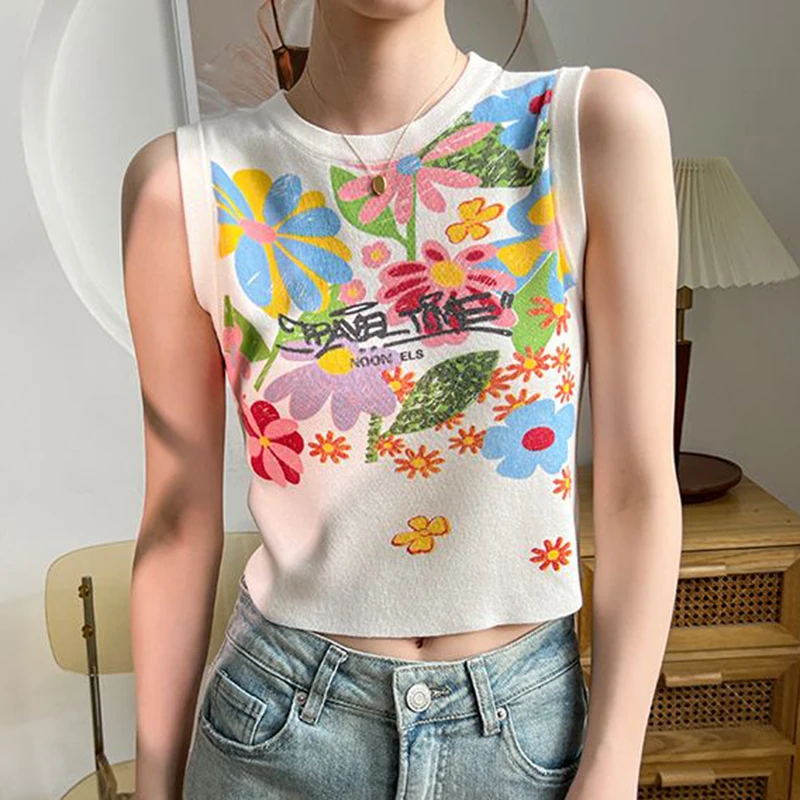 Round necked graffiti flower sleeveless printed camisole for women's 2024 summer new design, unique and versatile top
Round necked graffiti flower sleeveless printed camisole for women's 2024 summer new design, unique and versatile top