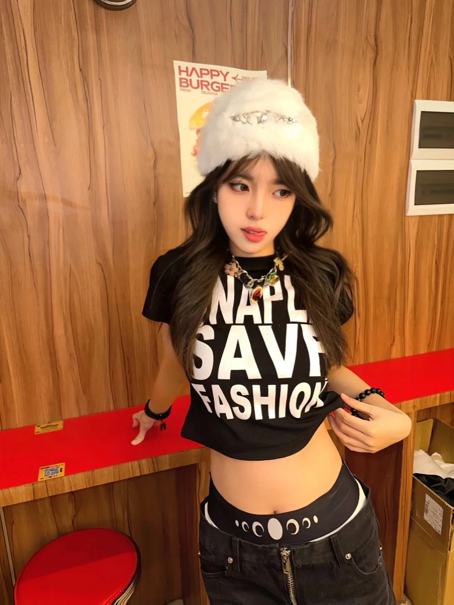 Retro American Black Letter Print Shoulder T-Shirt Women Summer Design Spicy Short Sleeve Top Korean Style round Neck Cotton
Retro American Black Letter Print Shoulder T-Shirt Women Summer Design Spicy Short Sleeve Top Korean Style round Neck Cotton