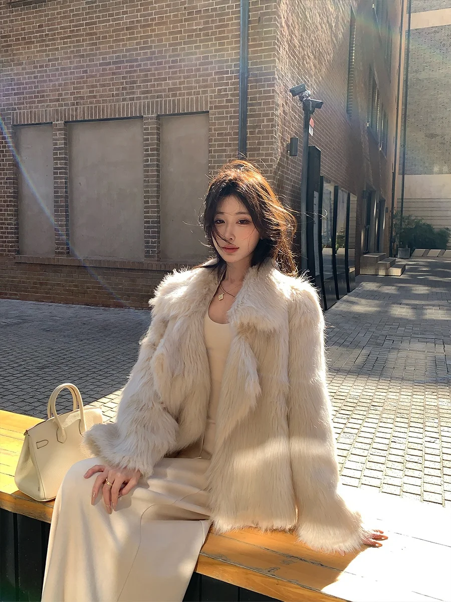 Achi White Collar Thi Long Fur Eco-Friendly Fur Coat for Women Lazy Loose ort Thiened Fluffy Outerwear Warm Polyester F...
Achi White Collar Thi Long Fur Eco-Friendly Fur Coat for Women Lazy Loose ort Thiened Fluffy Outerwear Warm Polyester F...