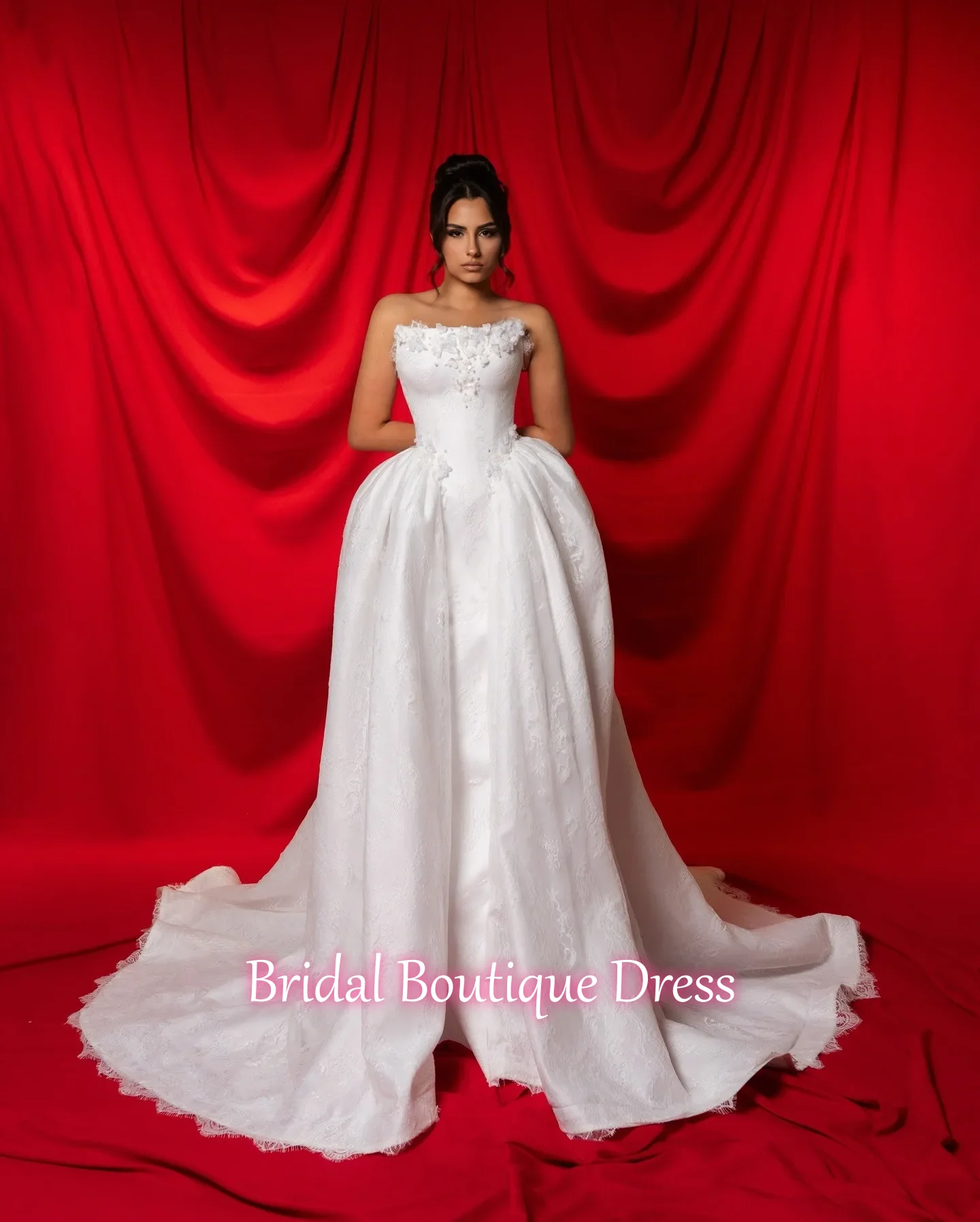 Luxury Ball Gown Wedding Dresses Applicants Lace Bridal Gowns Detachable Train Lace-Up Back Customized Robe De Mariée
Luxury Ball Gown Wedding Dresses Applicants Lace Bridal Gowns Detachable Train Lace-Up Back Customized Robe De Mariée