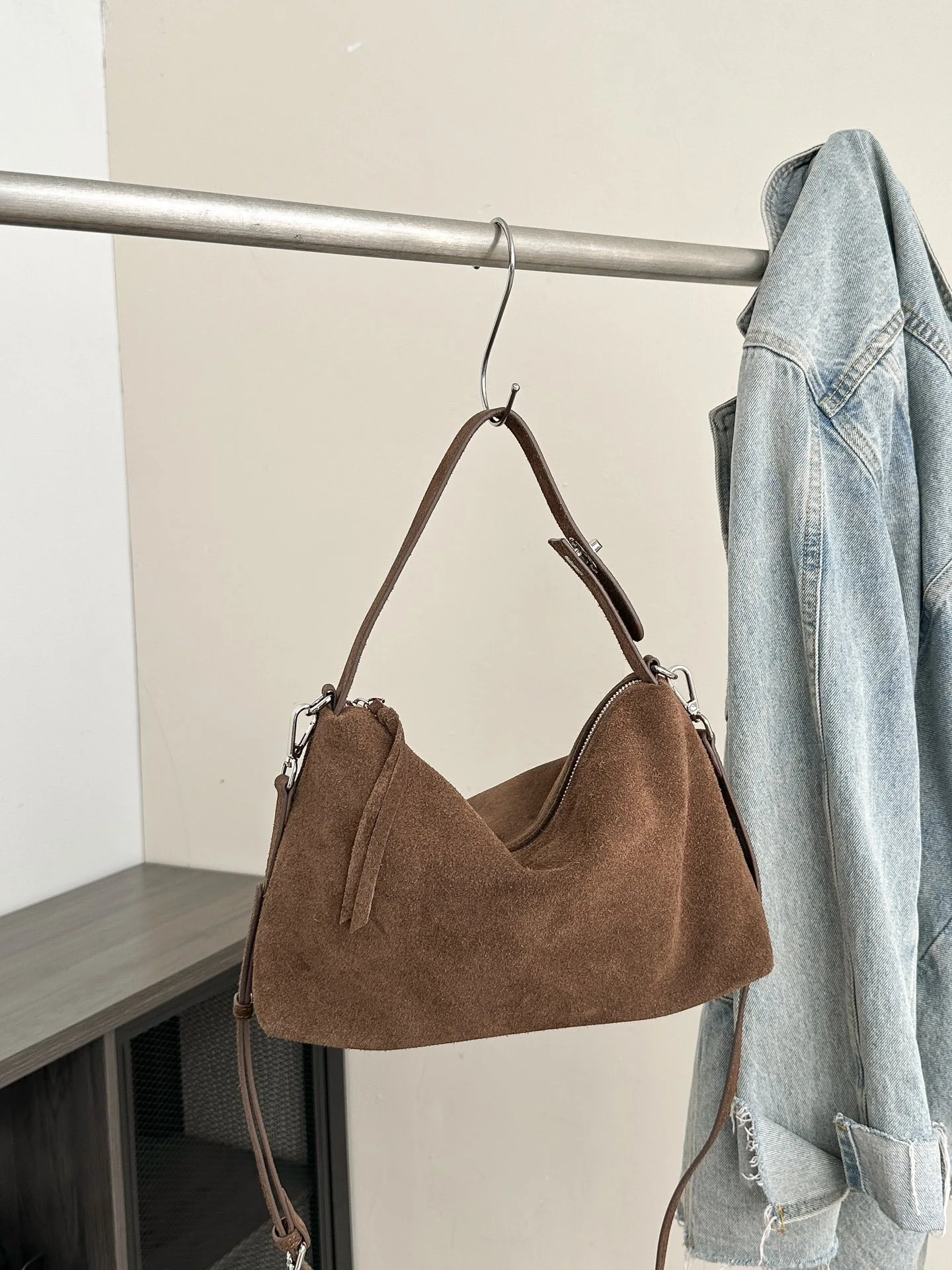 2026 Simple Autumn Winter Colletion Grey Brown Roomy Big Boston Tote Soft Matte Suede Cow Leather Women's Handbag Shoulder Bag
2026 Simple Autumn Winter Colletion Grey Brown Roomy Big Boston Tote Soft Matte Suede Cow Leather Women's Handbag Shoulder Bag