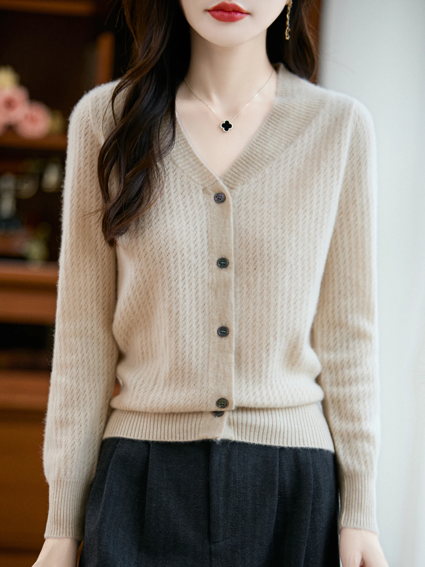 New Autumn Winter Woman Sweater Elegant Female 100% Merino Wool Knitted Cardigan Long Sleeve Clothing Tops Ladies Thin Outerwear
New Autumn Winter Woman Sweater Elegant Female 100% Merino Wool Knitted Cardigan Long Sleeve Clothing Tops Ladies Thin Outerwear