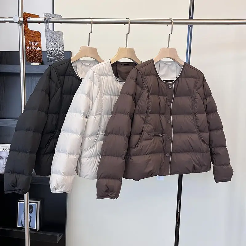 Простая хлопковая куртка с круглым вырезом для женщин, зимняя однотонная стеганая утепленная куртка, корейские повседневные модные женские теплые куртки
Простая хлопковая куртка с круглым вырезом для женщин, зимняя однотонная стеганая утепленная куртка, корейские повседневные модные женские теплые куртки