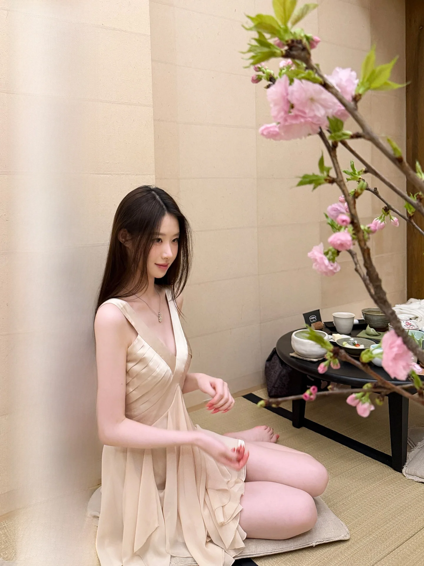 Сексуальное платье с глубоким V-образным вырезом без бретелек Pure Desire Hotdog Advanced Sensation Gown, нежный стиль, без рукавов, повседневное свободное женское платье
Сексуальное платье с глубоким V-образным вырезом без бретелек Pure Desire Hotdog Advanced Sensation Gown, нежный стиль, без рукавов, повседневное свободное женское платье