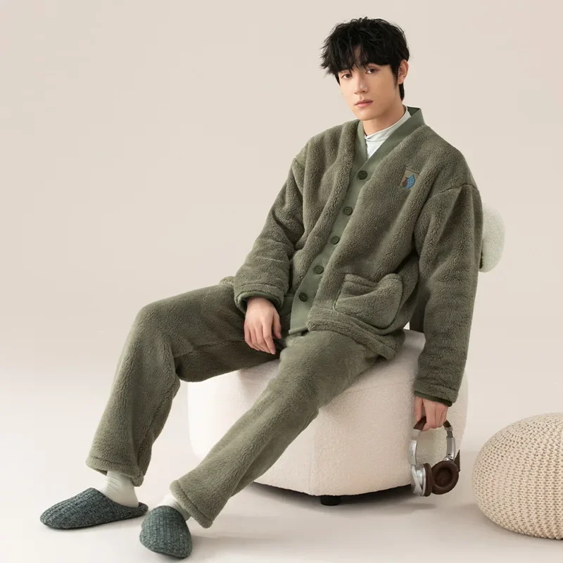 New Men's Homewear Pajamas Men's Fall and Winter Facecloth Padded Thickened Warm Comfortable Homewear Loose Leisure Pajamas Set
New Men's Homewear Pajamas Men's Fall and Winter Facecloth Padded Thickened Warm Comfortable Homewear Loose Leisure Pajamas Set