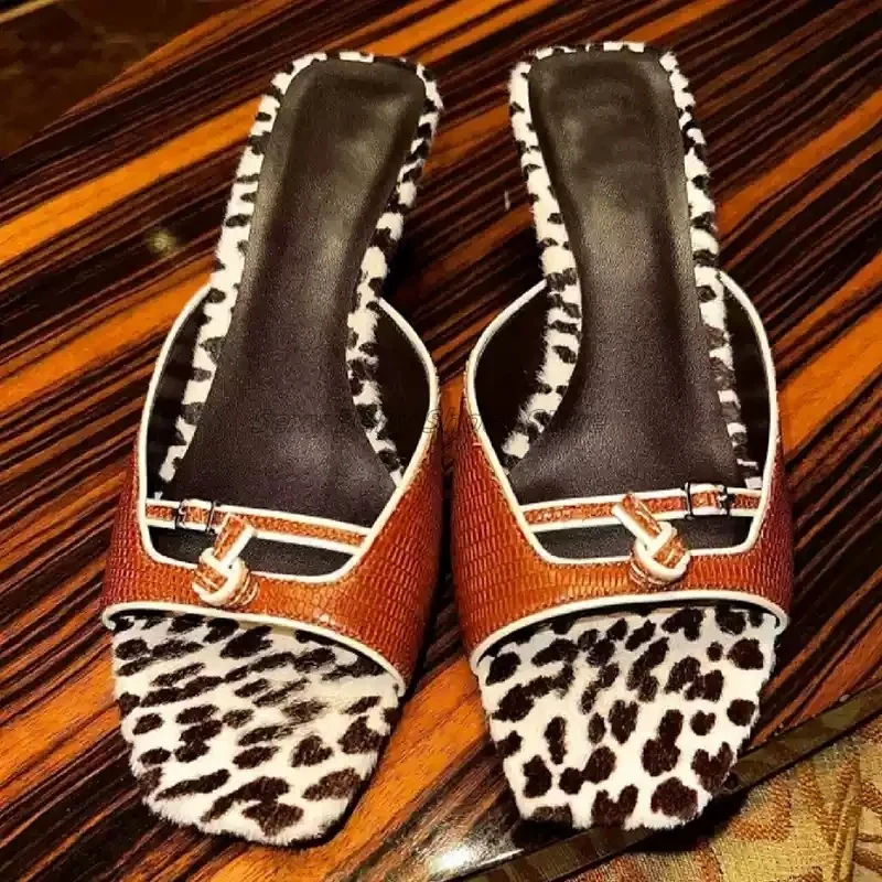 Leopard Print Square Toe Exposed One Line Cool Slippers For Women Spicy Girls Cats High-heeled Shoes Sandals Hot Selling
Leopard Print Square Toe Exposed One Line Cool Slippers For Women Spicy Girls Cats High-heeled Shoes Sandals Hot Selling