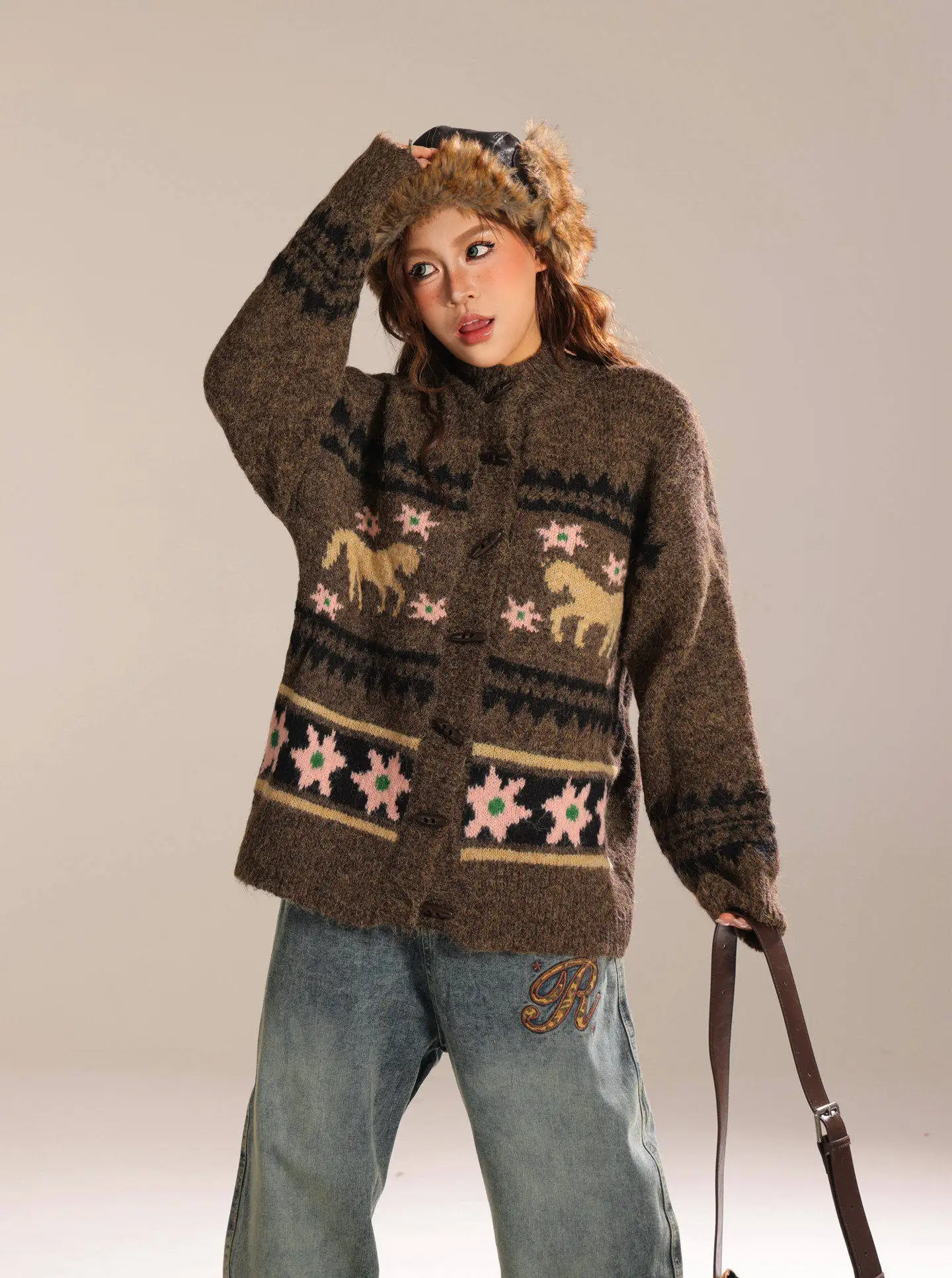 Светло-голубой вязаный кардиган Fair Isle свободного кроя для женщин, осенне-зимний, новый, в японском стиле, с пуговицами
Светло-голубой вязаный кардиган Fair Isle свободного кроя для женщин, осенне-зимний, новый, в японском стиле, с пуговицами