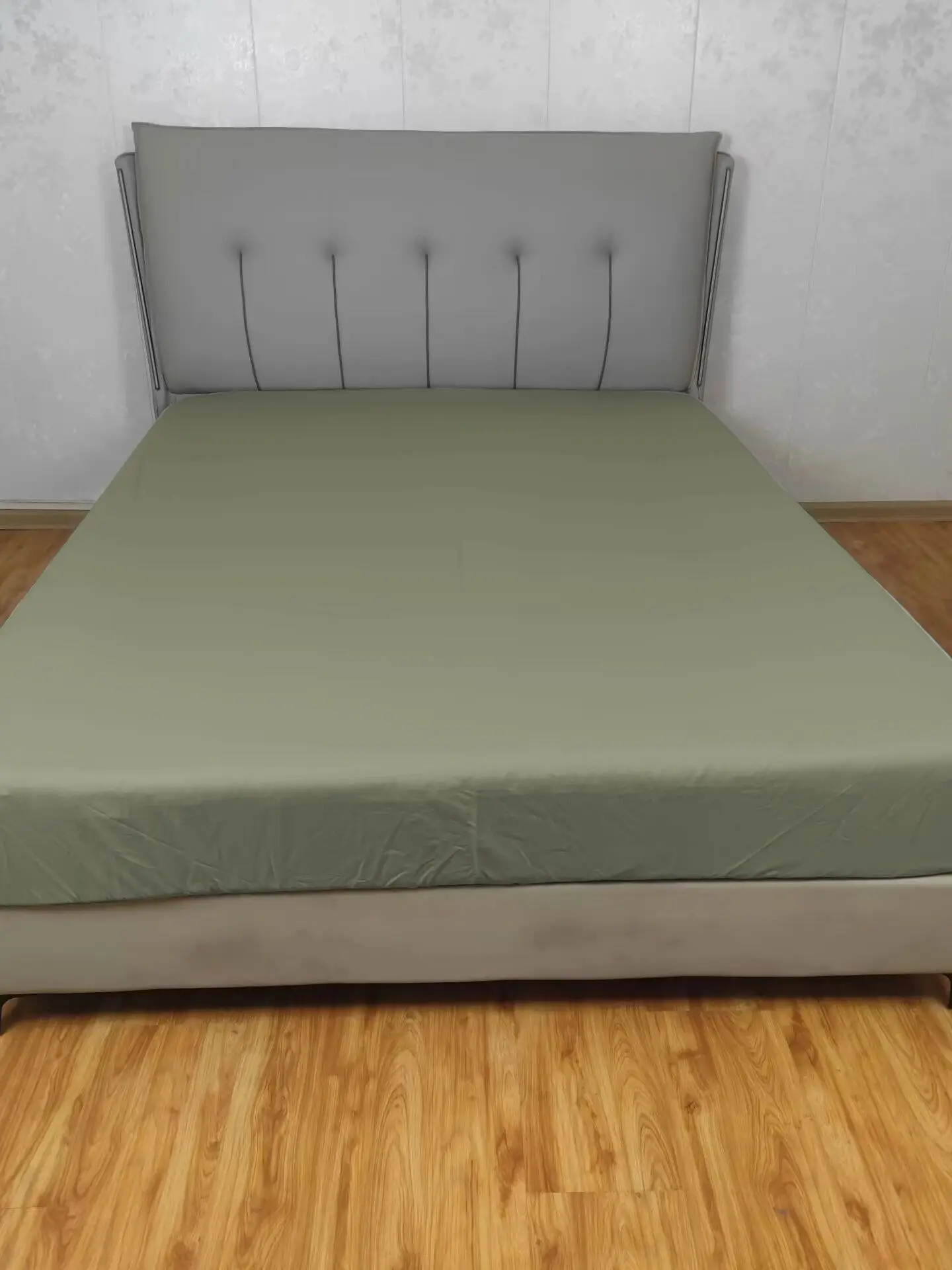 Grounding fitted sheet queen 5% silver fiber and 95% cotton, factory direct sales, lowest price 
Grounding fitted sheet queen 5% silver fiber and 95% cotton, factory direct sales, lowest price