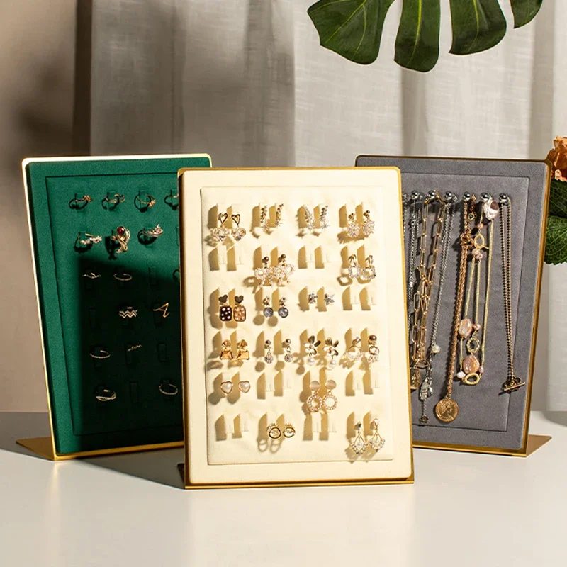 Креативная роскошная металлическая ультра-кожаная подставка для ювелирных изделий для ожерелья, колец, сережек, витрины ювелирных изделий, реквизит для окна магазина
Креативная роскошная металлическая ультра-кожаная подставка для ювелирных изделий для ожерелья, колец, сережек, витрины ювелирных изделий, реквизит для окна магазина