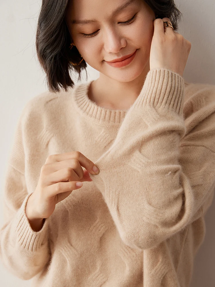 2025 New Women's Cashmere Sweater O-neck Pullovers Mininalist deign Autumn Winter Long Sleeve 100% Cashmere Knitwear Loose Tops
2025 New Women's Cashmere Sweater O-neck Pullovers Mininalist deign Autumn Winter Long Sleeve 100% Cashmere Knitwear Loose Tops