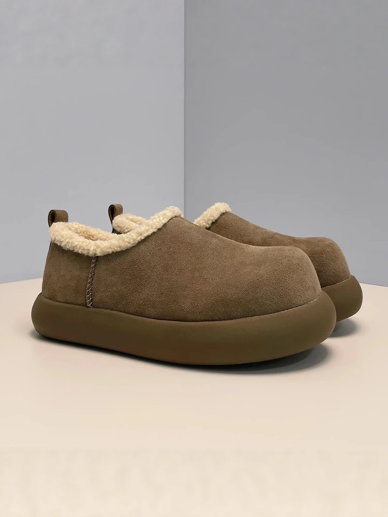 Men's Winter Thickened Fleece Lined Snow Boots Anti-slip Waterproof Buckle Shoes Warm Cotton Leather Fur Short Casual Boots
Men's Winter Thickened Fleece Lined Snow Boots Anti-slip Waterproof Buckle Shoes Warm Cotton Leather Fur Short Casual Boots
