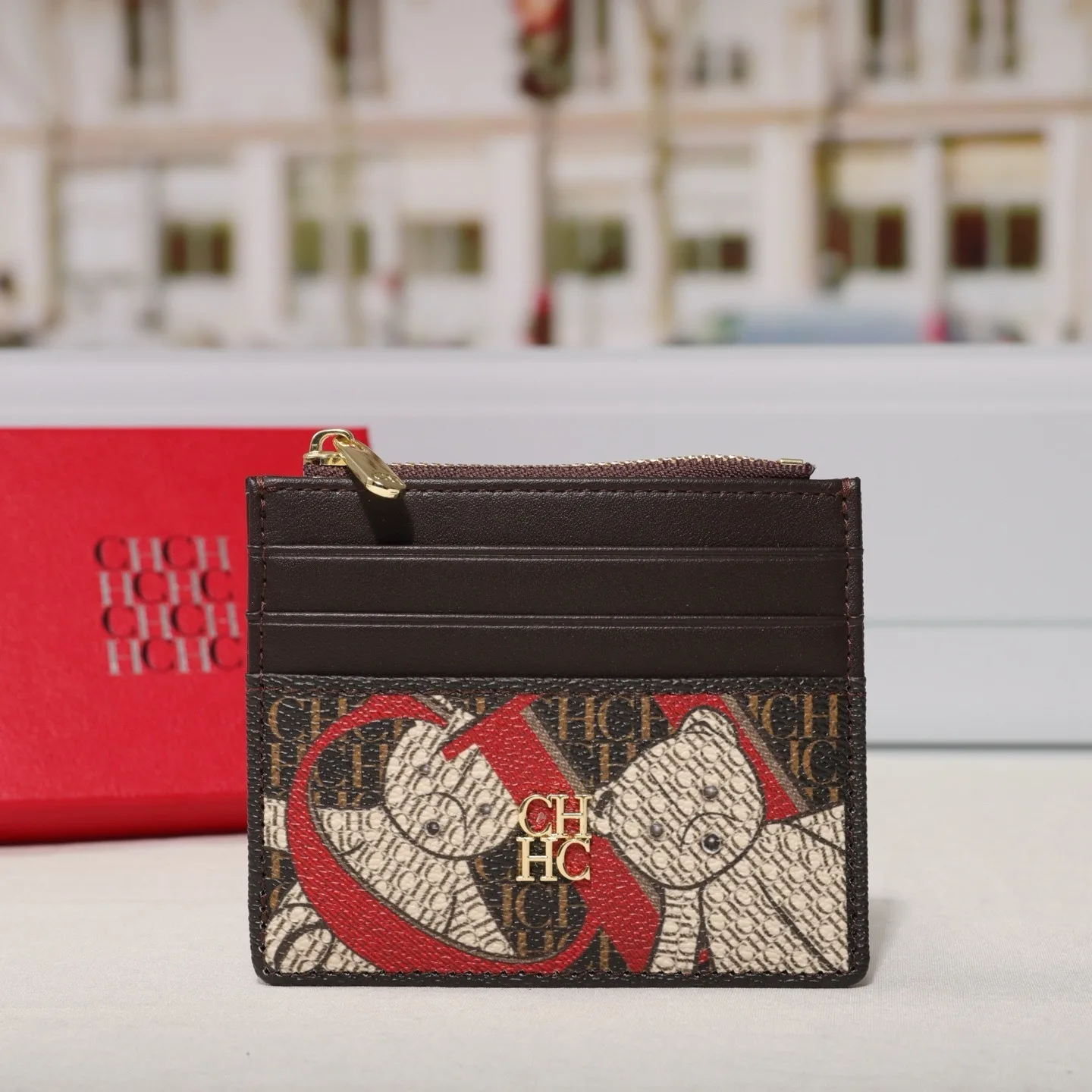 CH NEW Women's Wallet Fashion Retro-inspired Premium Short Wallet with Zipper and Letter Print Pattern
CH NEW Women's Wallet Fashion Retro-inspired Premium Short Wallet with Zipper and Letter Print Pattern