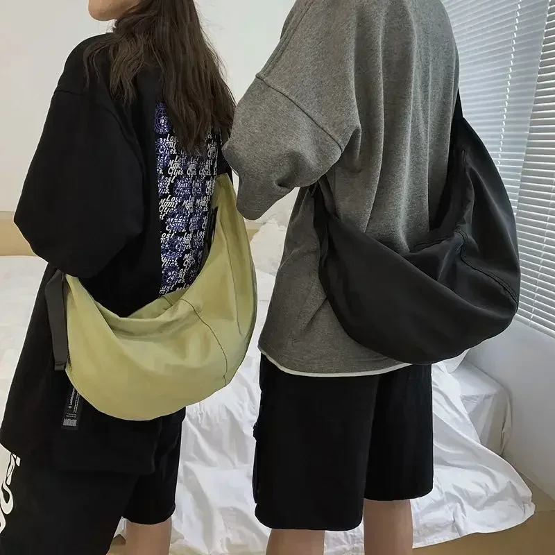 New Large-capacity Single-shoulder Bag, Japanese-style Simple Dumpling Bag, Fashionable Crossbody Bag for Men and Women
New Large-capacity Single-shoulder Bag, Japanese-style Simple Dumpling Bag, Fashionable Crossbody Bag for Men and Women