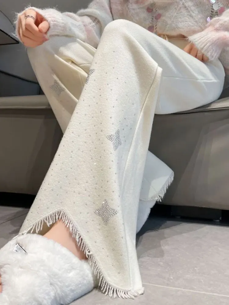 Мягкие вязаные брюки-клеш с широкими штанинами для женщин, с высокой талией, удлиненные, в корейском стиле, для повседневной носки и офиса
Мягкие вязаные брюки-клеш с широкими штанинами для женщин, с высокой талией, удлиненные, в корейском стиле, для повседневной носки и офиса