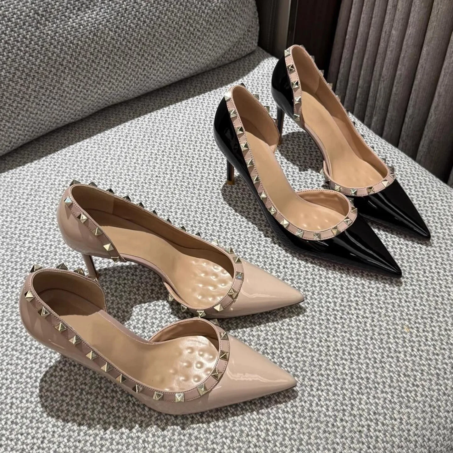 Riveted Pointed Toe Shallow Stiletto High Heels French Elegant Side Hollow Sandals Patent Leather Women Shoes Sandalias Mujer
Riveted Pointed Toe Shallow Stiletto High Heels French Elegant Side Hollow Sandals Patent Leather Women Shoes Sandalias Mujer