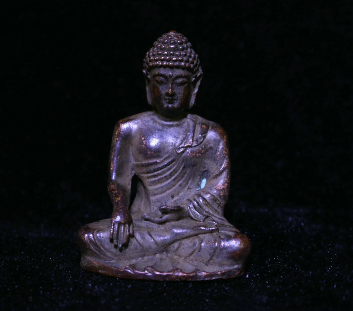 Old Tibet Buddhism Bronze Copper Seat lotus Shakyamuni Amitabha Buddha Statue
Old Tibet Buddhism Bronze Copper Seat lotus Shakyamuni Amitabha Buddha Statue