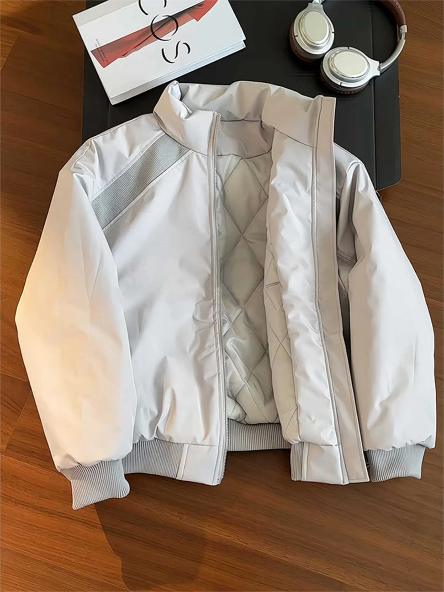 Light ey Deconstructed Flight Jaet Men's Winter American Sle Collar Baseball ort Cotton Coat Warm Thiened Long Sve
Light ey Deconstructed Flight Jaet Men's Winter American Sle Collar Baseball ort Cotton Coat Warm Thiened Long Sve