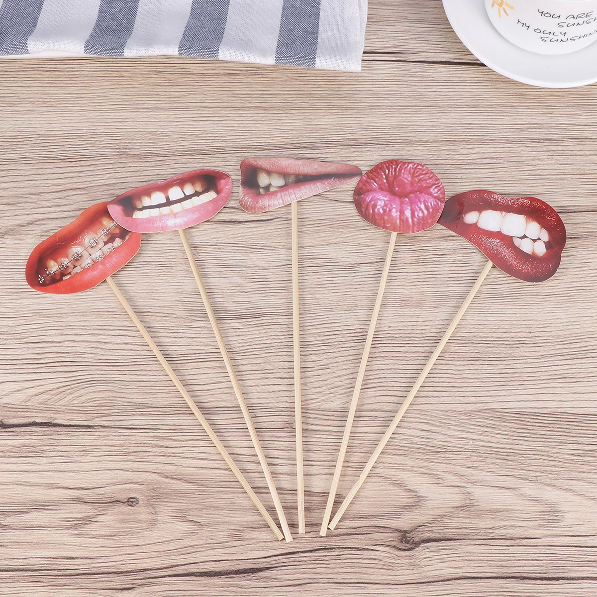20pcs Photo Booth Props Funny Red Lips Selfie Props Unique Picture Props for Party Festival Gathering
20pcs Photo Booth Props Funny Red Lips Selfie Props Unique Picture Props for Party Festival Gathering