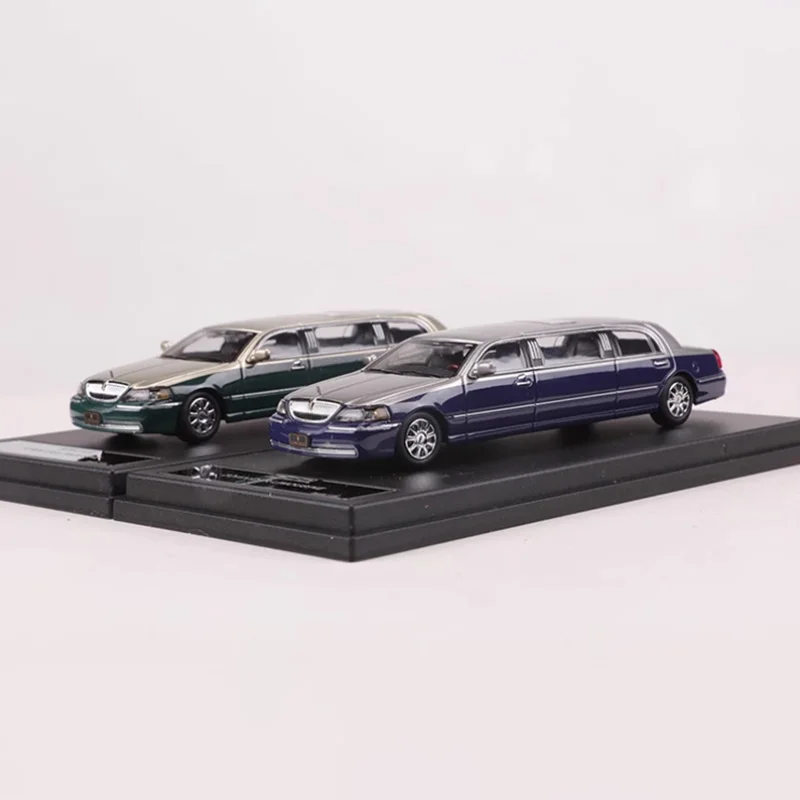 GCD Diecast 1:64 Scale 2003 Town Car Limousine Alloy Car Model Finished Product Simulation Toy Collection Gift Static Model
GCD Diecast 1:64 Scale 2003 Town Car Limousine Alloy Car Model Finished Product Simulation Toy Collection Gift Static Model