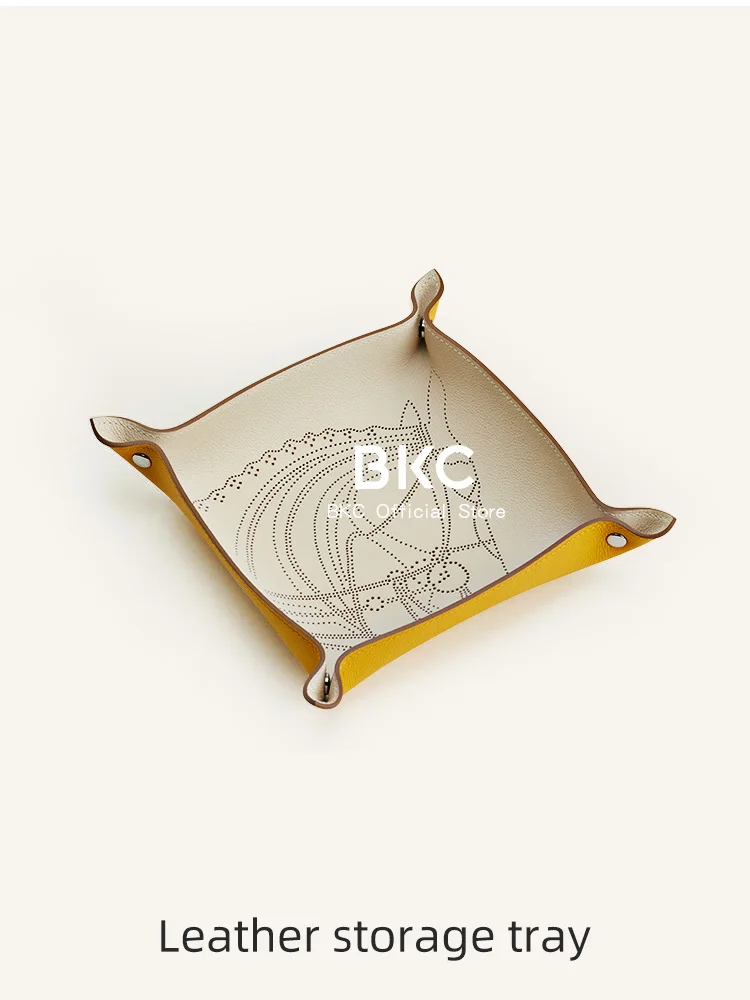 Поднос для ювелирных изделий TC, настольный ящик для хранения в фойе из воловьей кожи, лоток для ключей, лоток для хранения помады и косметики, дизайн с микроигравированным отверстием
Поднос для ювелирных изделий TC, настольный ящик для хранения в фойе из воловьей кожи, лоток для ключей, лоток для хранения помады и косметики, дизайн с микроигравированным отверстием